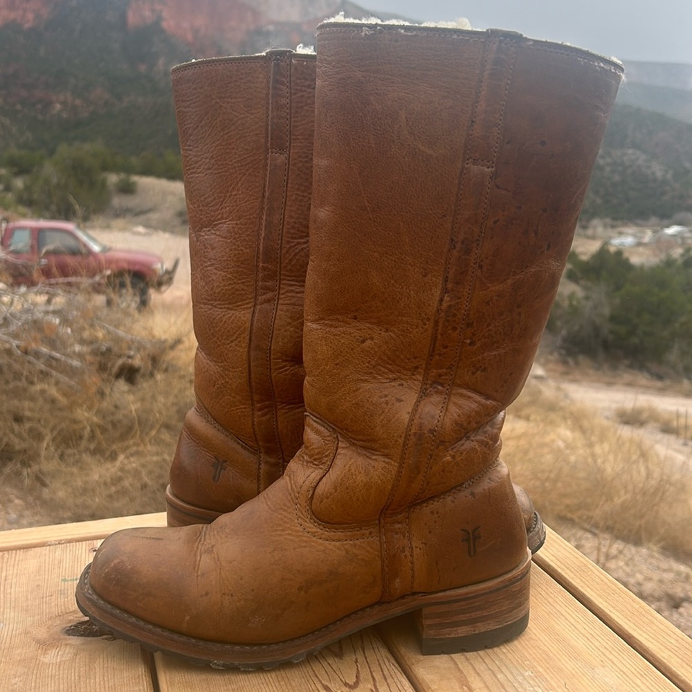 Frye Campus boots shearling lined